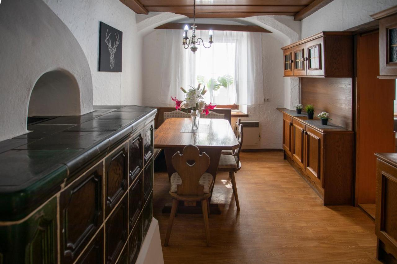Traditional Old Town Apartment Hall in Tirol Exteriér fotografie