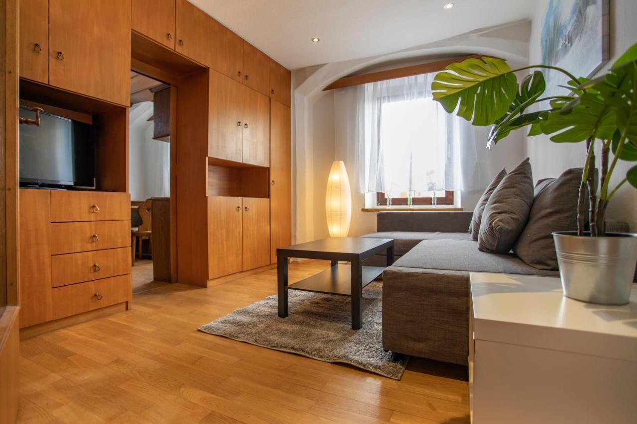 Traditional Old Town Apartment Hall in Tirol Exteriér fotografie